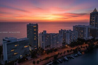 5005 Collins Ave in Miami Beach, FL - Building Photo - Building Photo