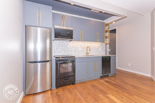 850 Flushing Ave-Unit -4D in Brooklyn, NY - Building Photo - Building Photo