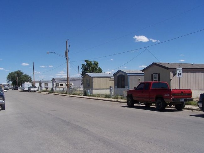 702 Daley St in Rawlins, WY - Foto de edificio - Building Photo