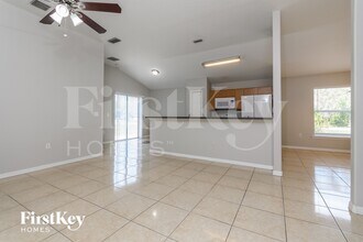 557 Peace Dr in Poinciana, FL - Building Photo - Building Photo