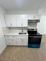 2588 NE 182nd Terrace in North Miami Beach, FL - Building Photo