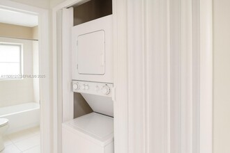 4951 Wedgewood Way, Unit 1 in West Palm Beach, FL - Building Photo - Building Photo