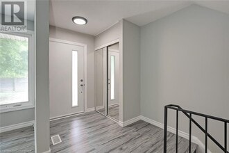 270 Montmorency Dr in Hamilton, ON - Building Photo - Building Photo