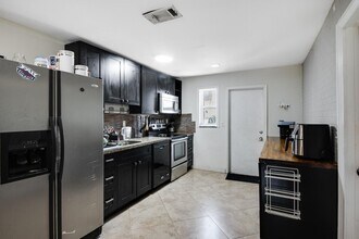 1945 NW 4th Ave in Boca Raton, FL - Building Photo - Building Photo