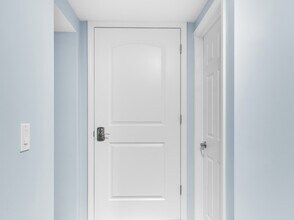 2112 N Sawyer Ave in Chicago, IL - Foto de edificio - Building Photo