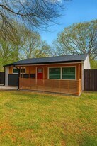 500 Denham St in Riverdale, GA - Building Photo