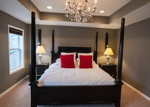 8481 Portage Ln E in Shakopee, MN - Building Photo - Building Photo