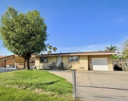 7760 Aspen Ave in Fontana, CA - Building Photo