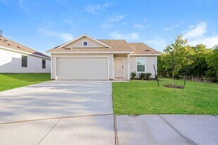 10100 Dalgreen Cir in Fort Worth, TX - Building Photo