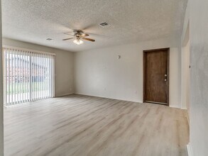 204 3rd St NE in Piedmont, OK - Building Photo - Building Photo