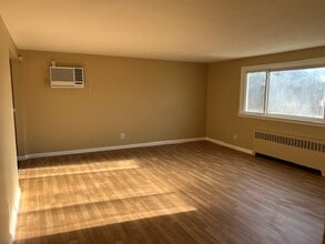 130 Baisley Ave, Unit 2nd Floor in East Rockaway, NY - Building Photo - Building Photo