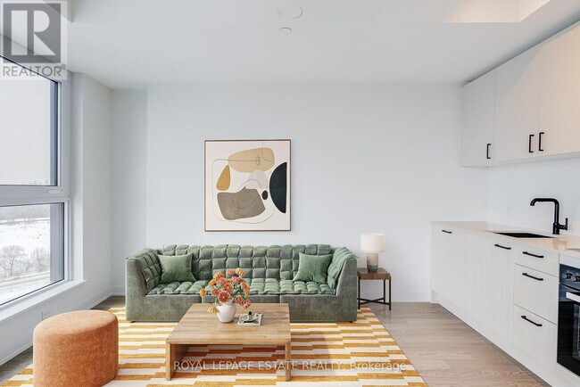 1 Quarrington Lane in North York, ON - Building Photo - Building Photo