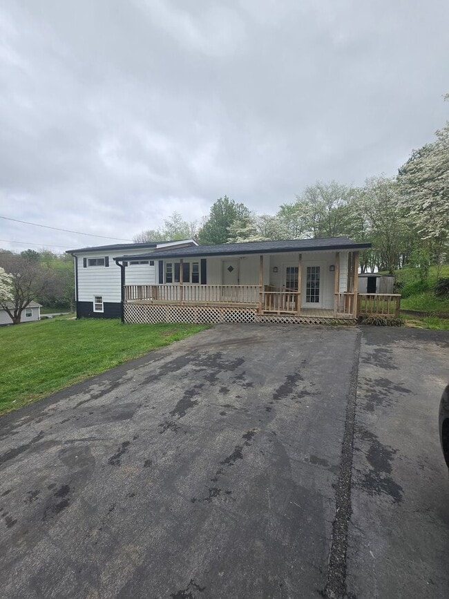 property at 340 Unaka Dr