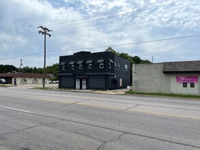 2015 E Central Ave in Wichita, KS - Foto de edificio - Building Photo