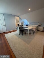 12 W Oak St in Alexandria, VA - Building Photo