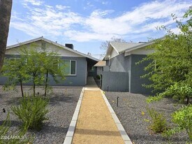 1825 E Harvard St, Unit 1 in Phoenix, AZ - Building Photo