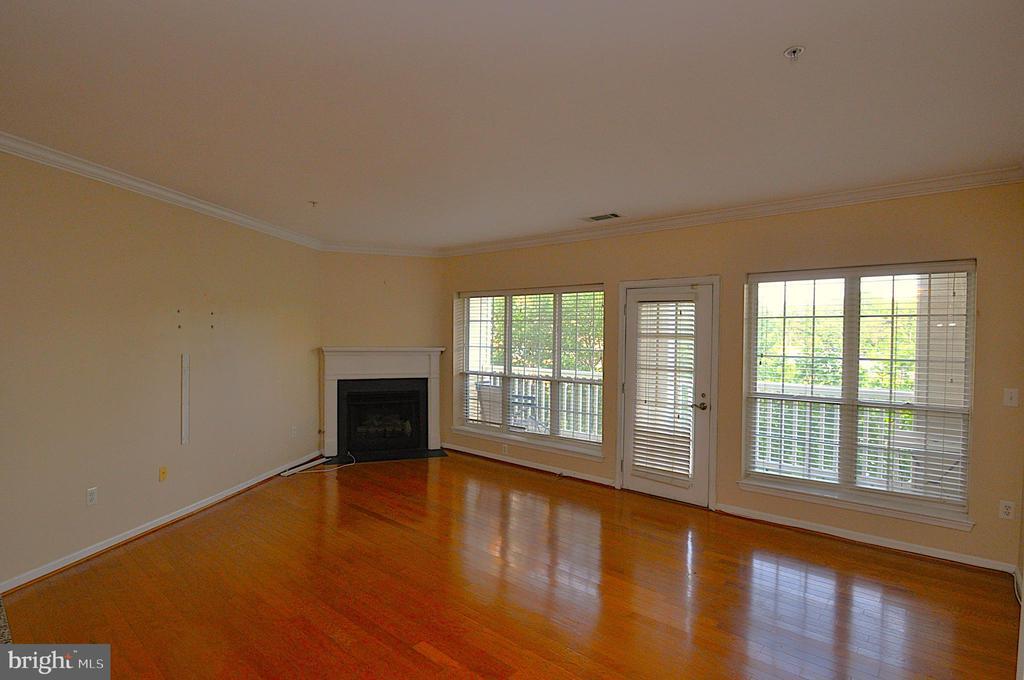 4550 Strutfield Ln in Alexandria, VA - Building Photo