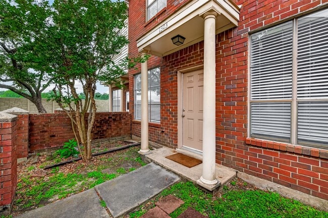 property at 1103 Dulles Ave
