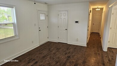 912 Laurel Ln in Jacksonville, NC - Building Photo - Building Photo