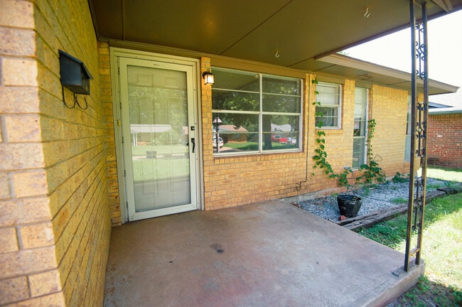 2407 N Park Dr in Stillwater, OK - Building Photo - Building Photo