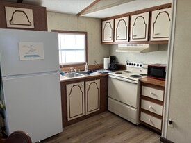 30 Upper Price Ln in Spring City, TN - Building Photo