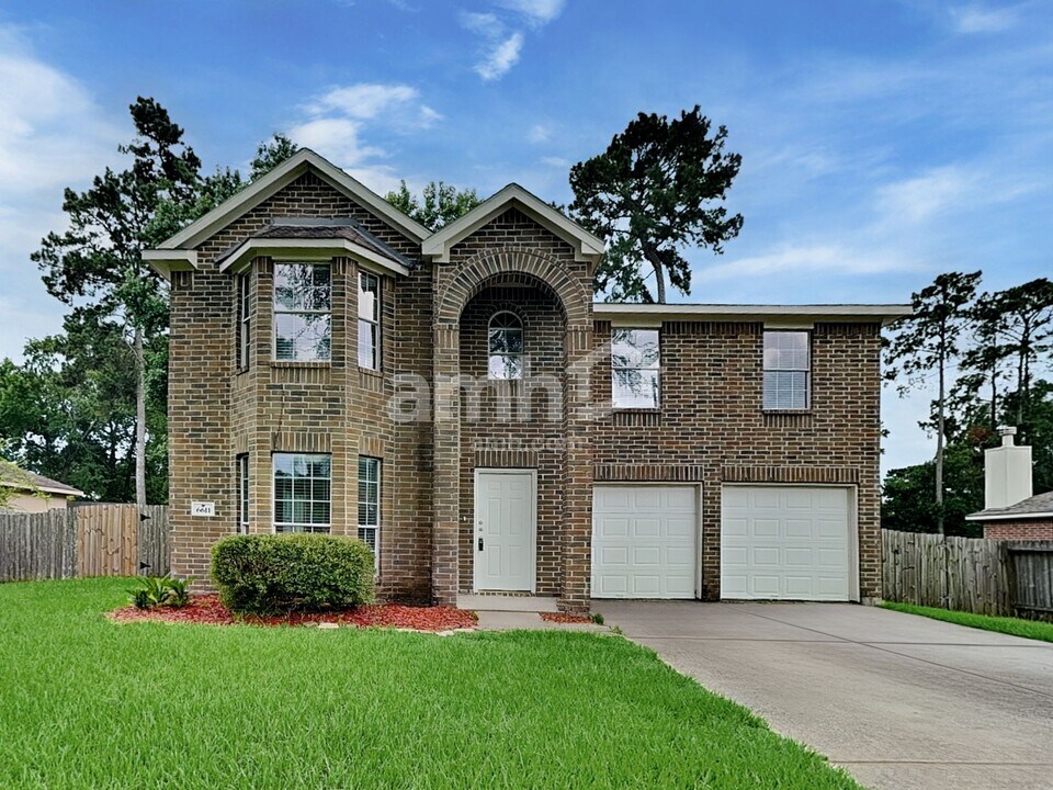 6611 Dillon Dr in Magnolia, TX - Building Photo