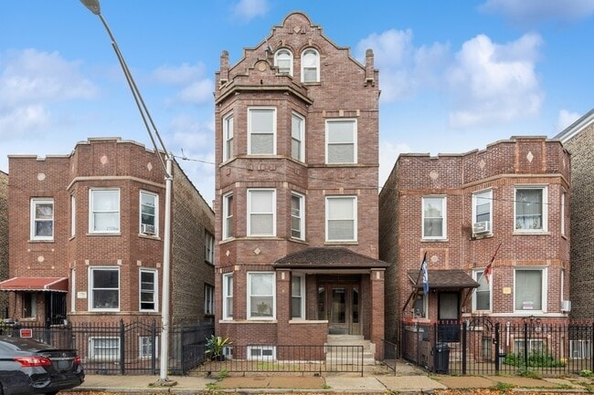 property at 3213 S Lituanica Ave