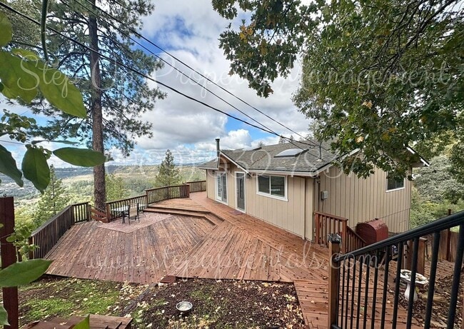 18900 Horizon Ct in Tuolumne, CA - Building Photo - Building Photo