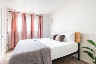 528 University Ave, Unit A in Louisville, KY - Building Photo