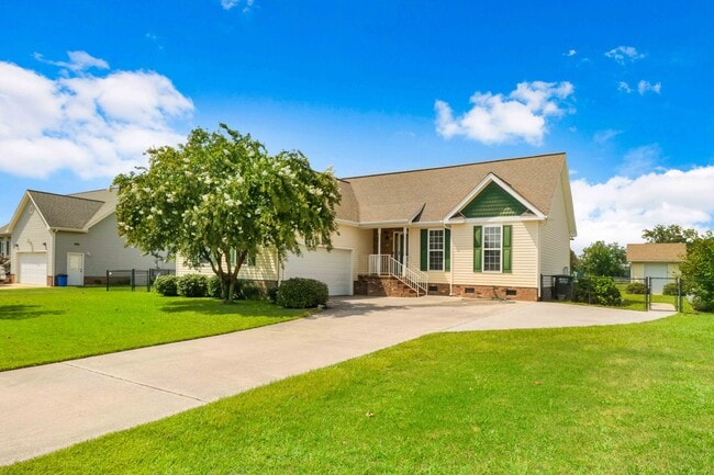 205 Wingspread Dr in Goldsboro, NC - Building Photo - Building Photo