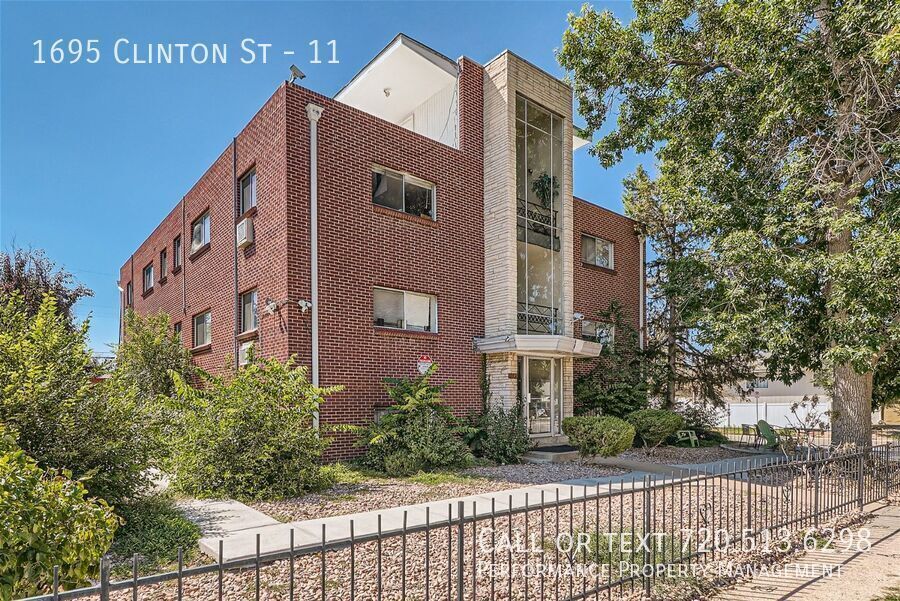1695 Clinton St in Aurora, CO - Building Photo
