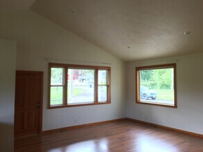 91351 Donna Rd in Springfield, OR - Building Photo - Building Photo