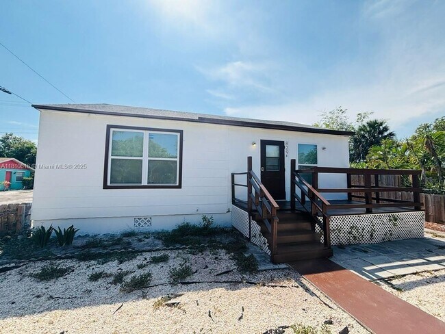 829 S L St in Lake Worth Beach, FL - Building Photo - Building Photo