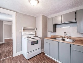 42 Storer St, Unit # 3 in Saco, ME - Foto de edificio - Building Photo