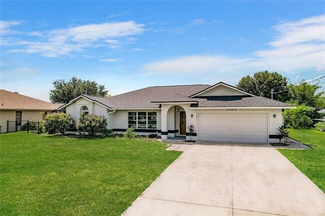 7384 Van Lake Dr in Englewood, FL - Building Photo - Building Photo