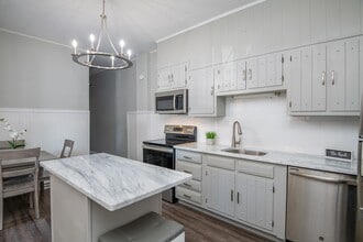 334 Penn Ave, Unit 1st Floor in West Reading, PA - Foto de edificio - Building Photo