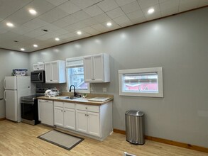 152 Broadway, Unit 1 in Taunton, MA - Building Photo - Building Photo