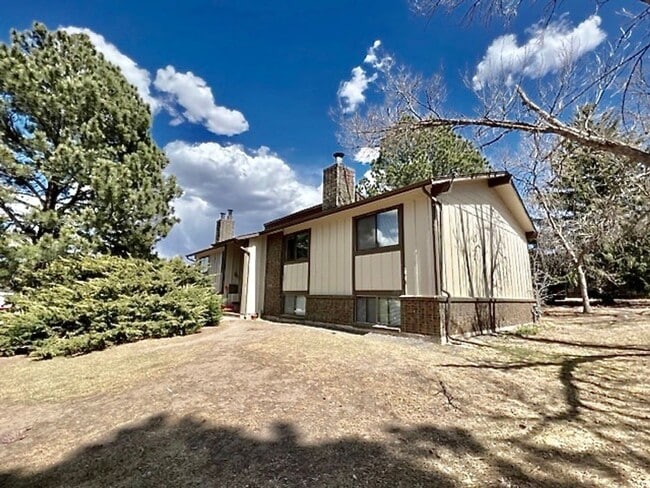 6455 Yvonne Way in Colorado Springs, CO - Building Photo - Building Photo