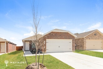 2009 Sulky Ln in Aubrey, TX - Foto de edificio - Building Photo