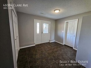 46084 Clare Ave in Chilliwack, BC - Building Photo - Building Photo