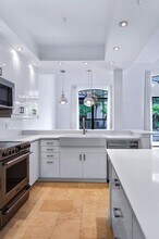 1010 Winderley Pl in Maitland, FL - Building Photo - Building Photo