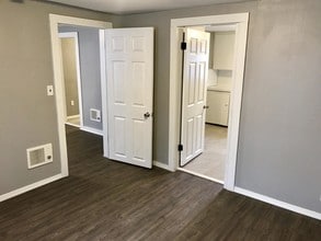 207 N Walnut Ave in Sand Springs, OK - Building Photo - Building Photo