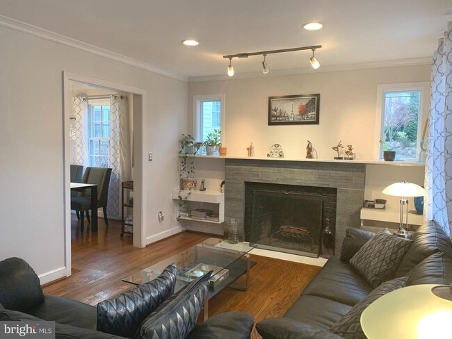 4415 Fairfield Dr in Bethesda, MD - Building Photo - Building Photo
