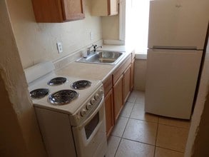 1274 NW 6 St, Unit 5 in Miami, FL - Building Photo - Building Photo