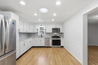 408 Salisbury Rd in Edgewater, MD - Building Photo - Building Photo