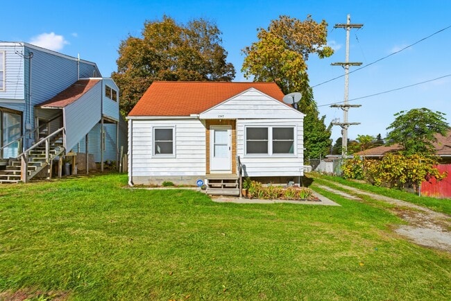 1547 E Atherton Rd in Flint, MI - Building Photo - Building Photo