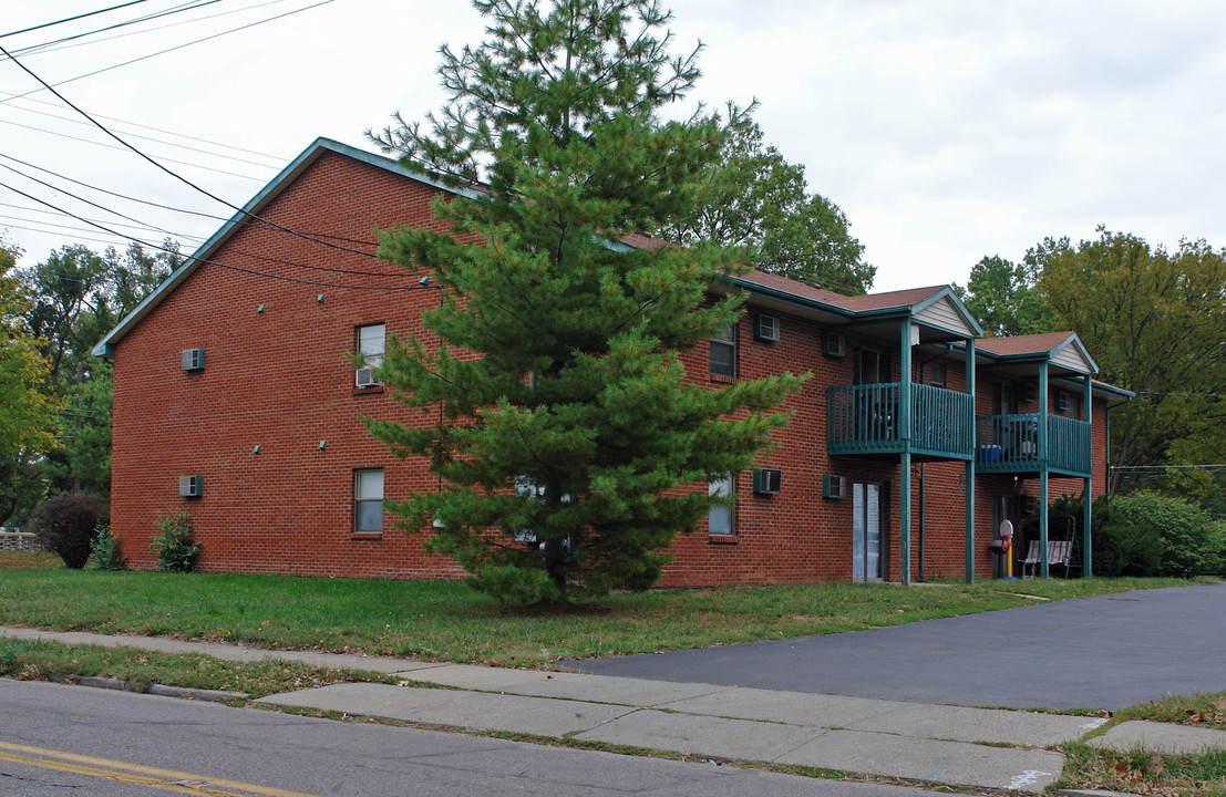 301 W Columbia Ave in Cincinnati, OH - Building Photo