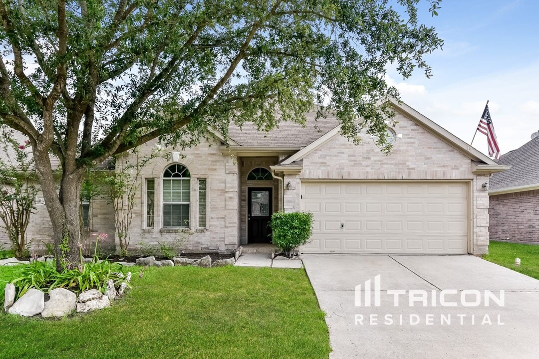 11106 Creekline Glen Ct in Cypress, TX - Building Photo