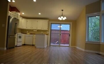 1143 Euclid Ave in Bellingham, WA - Foto de edificio - Building Photo