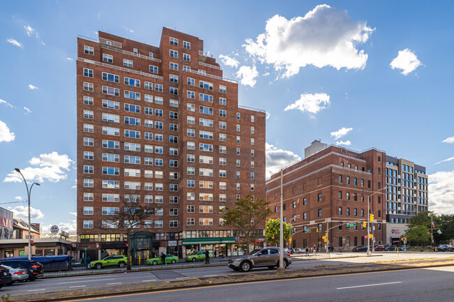 Lane Towers in Forest Hills, NY - Building Photo - Building Photo